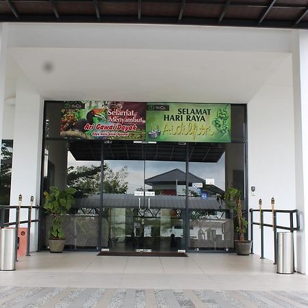 Tribeca Suites Kuching Extérieur photo