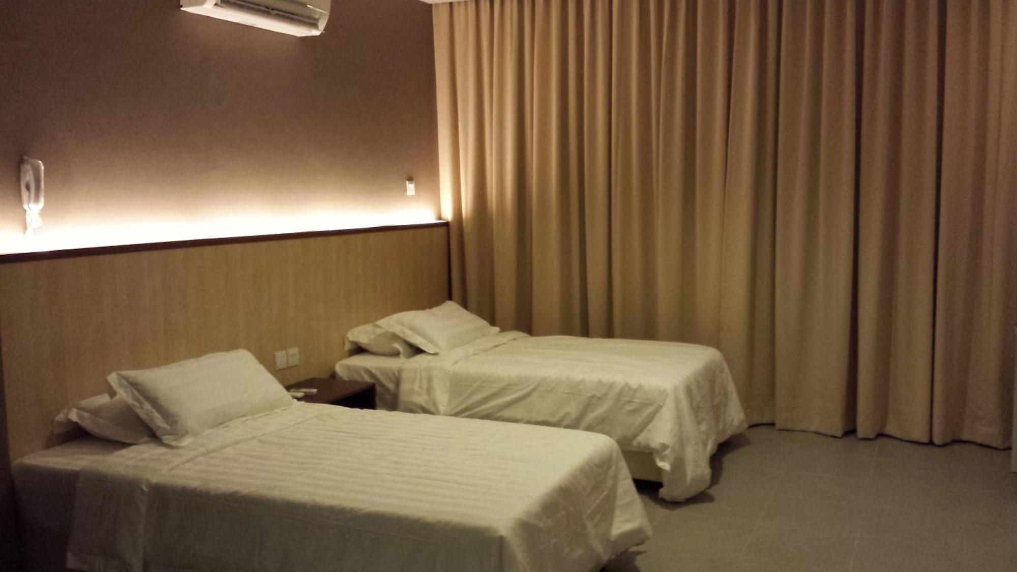 Tribeca Suites Kuching Extérieur photo