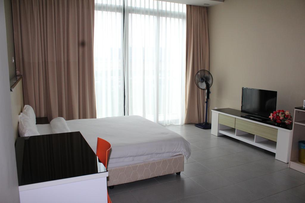 Tribeca Suites Kuching Extérieur photo