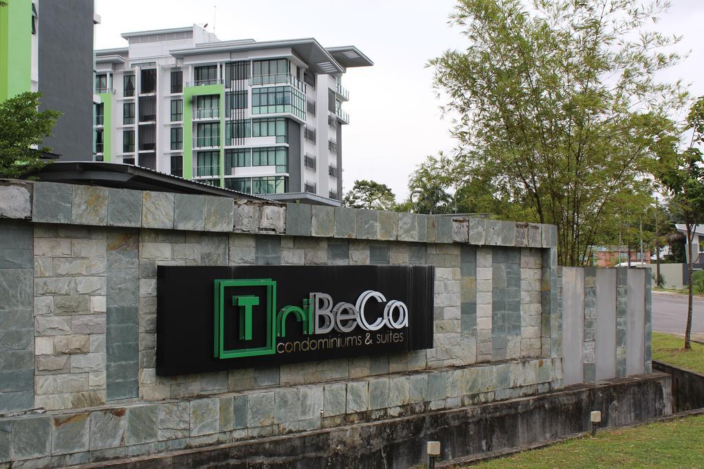 Tribeca Suites Kuching Extérieur photo