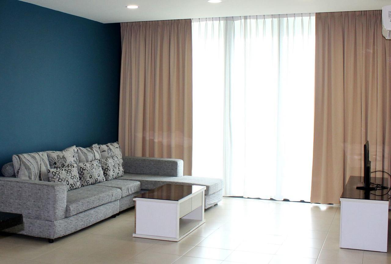 Tribeca Suites Kuching Extérieur photo