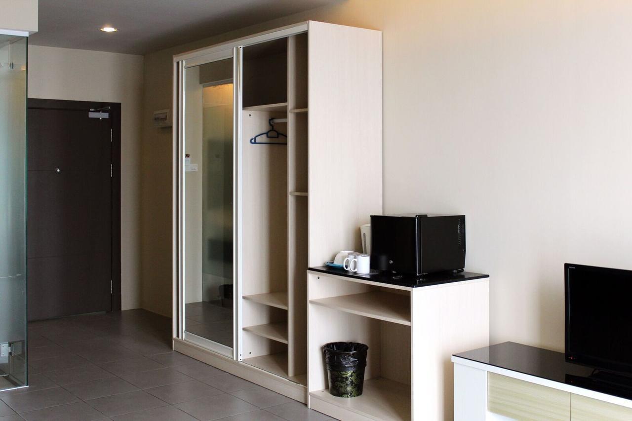 Tribeca Suites Kuching Extérieur photo