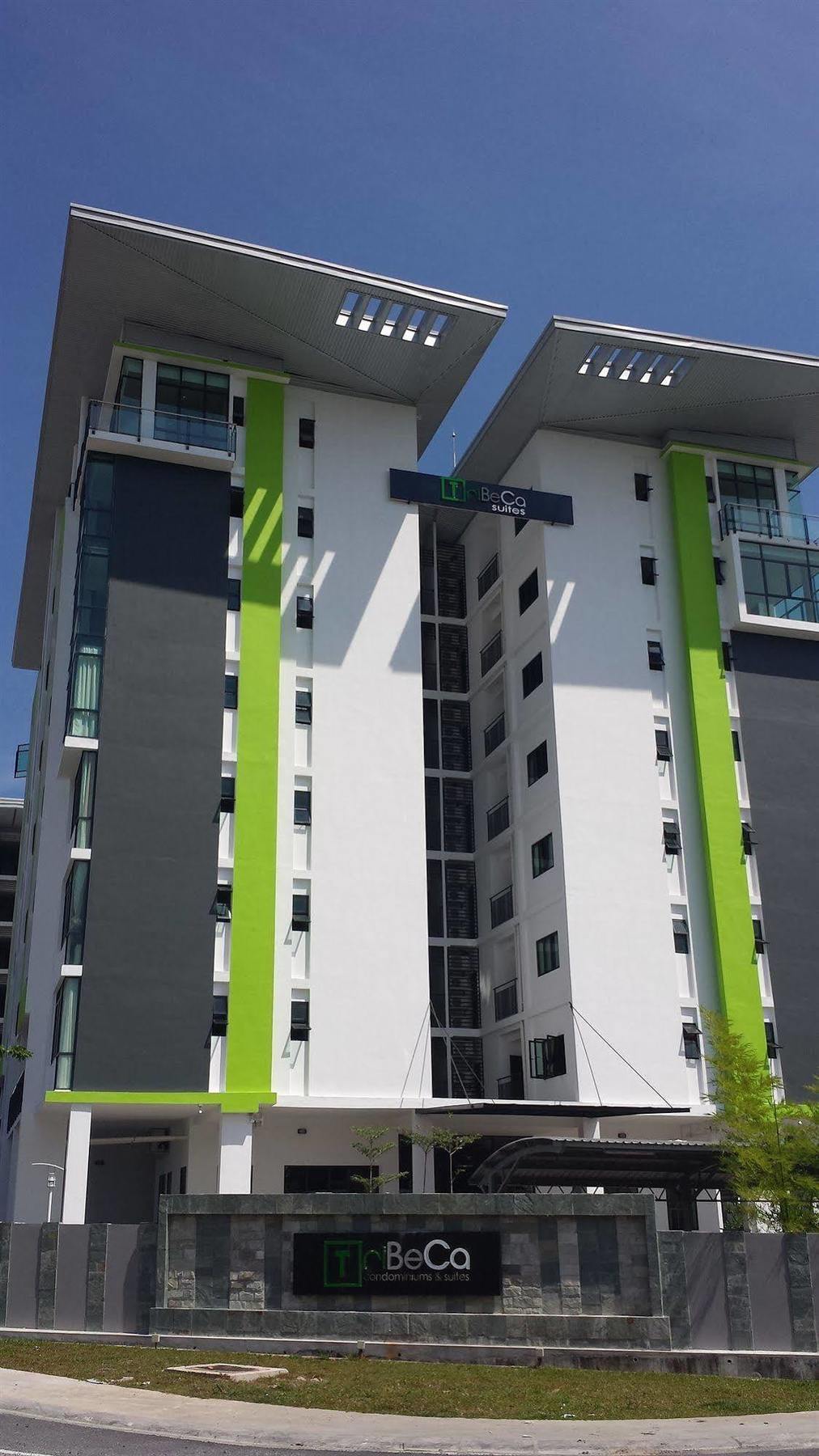 Tribeca Suites Kuching Extérieur photo