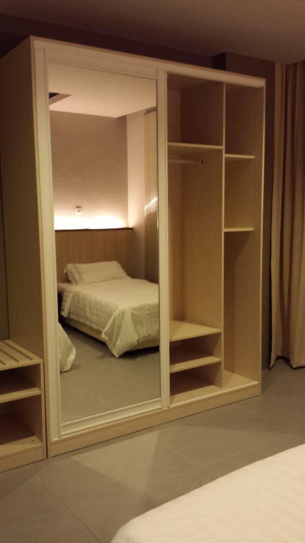Tribeca Suites Kuching Extérieur photo